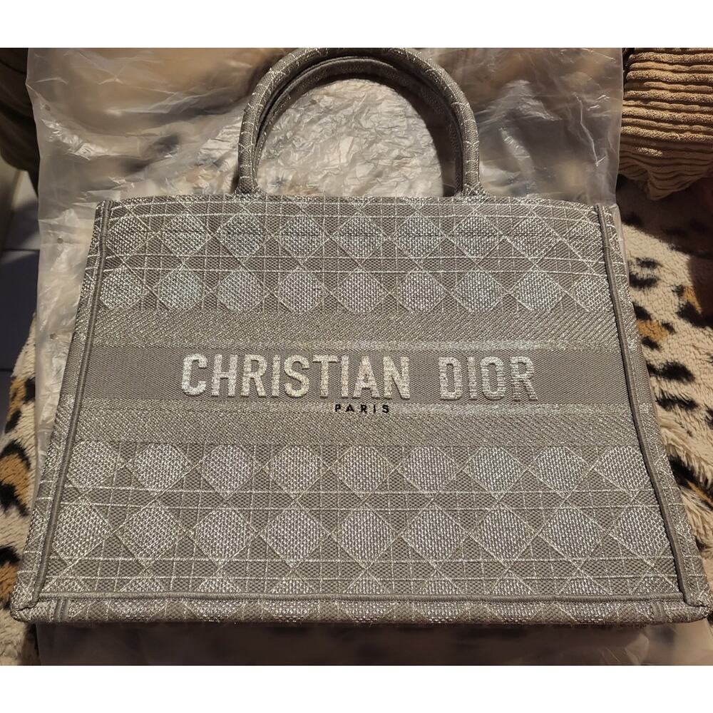 Christian Dior Medium Cannage Embroidery Book Tote - Picture 5 of 10